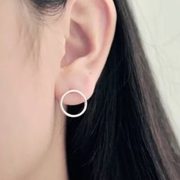 NEW 925 Sterling Silver Simple Circle Earrings - Picture 2 of 4